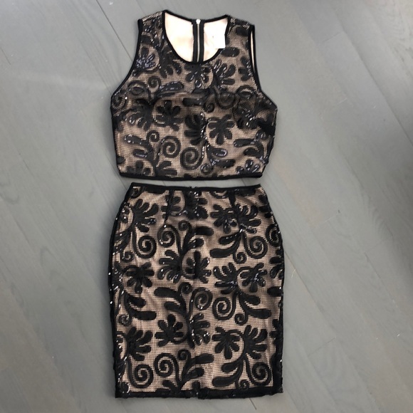 Matching Sequin Set - Picture 1 of 3